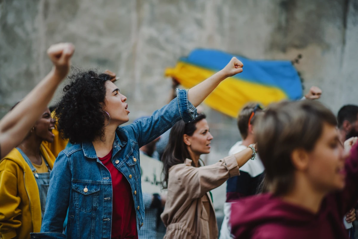 La liberté de réunion menacée : quand l'état d'urgence restreint nos droits fondamentaux